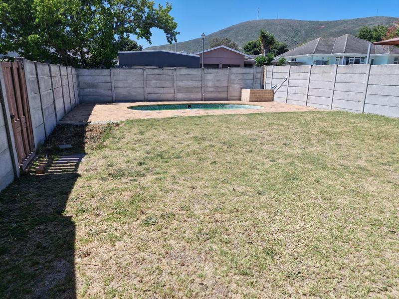 5 Bedroom Property for Sale in Parow North Western Cape